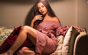 Surveen Chawla on prowl with her provocative looks